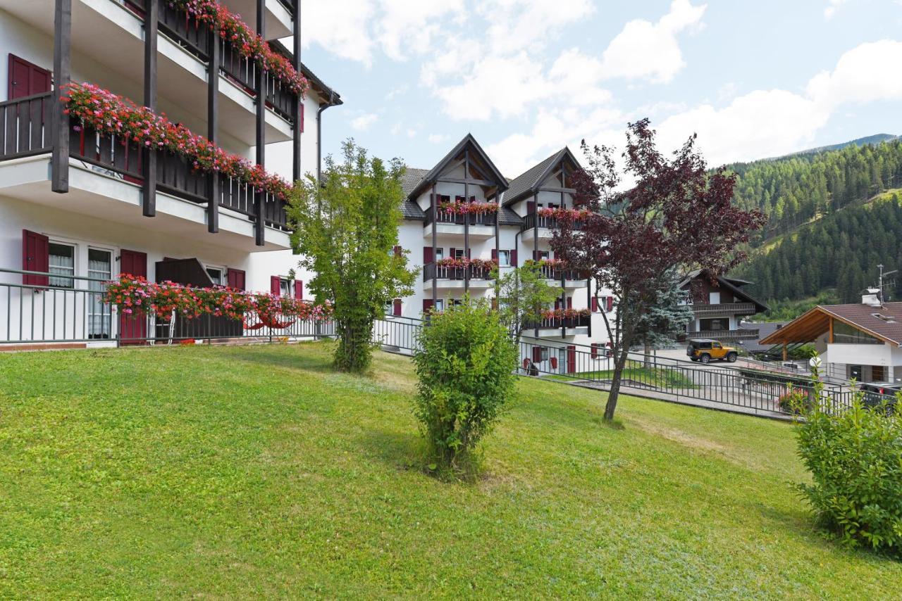 Residence Hotel Casa Metz Santa Cristina Val Gardena Exterior foto