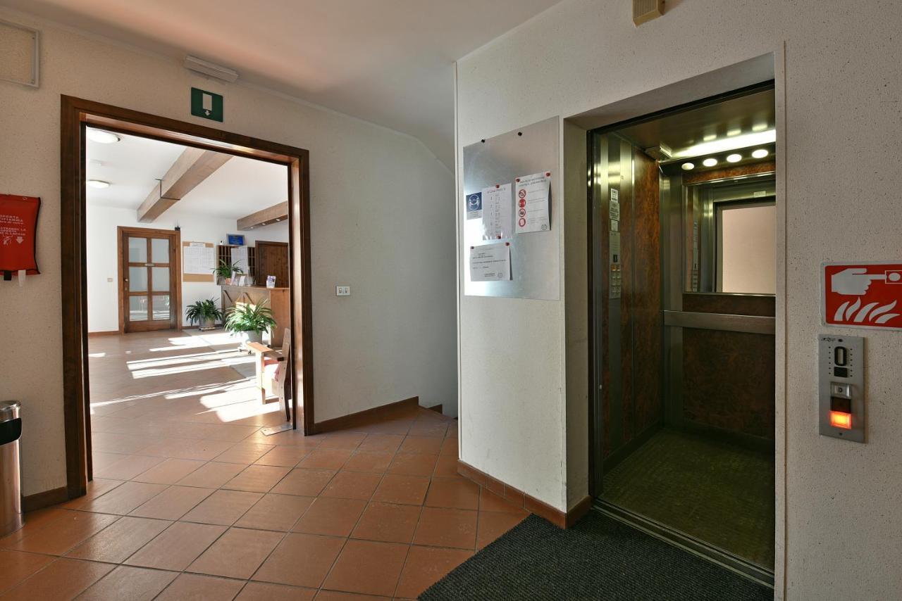 Residence Hotel Casa Metz Santa Cristina Val Gardena Exterior foto
